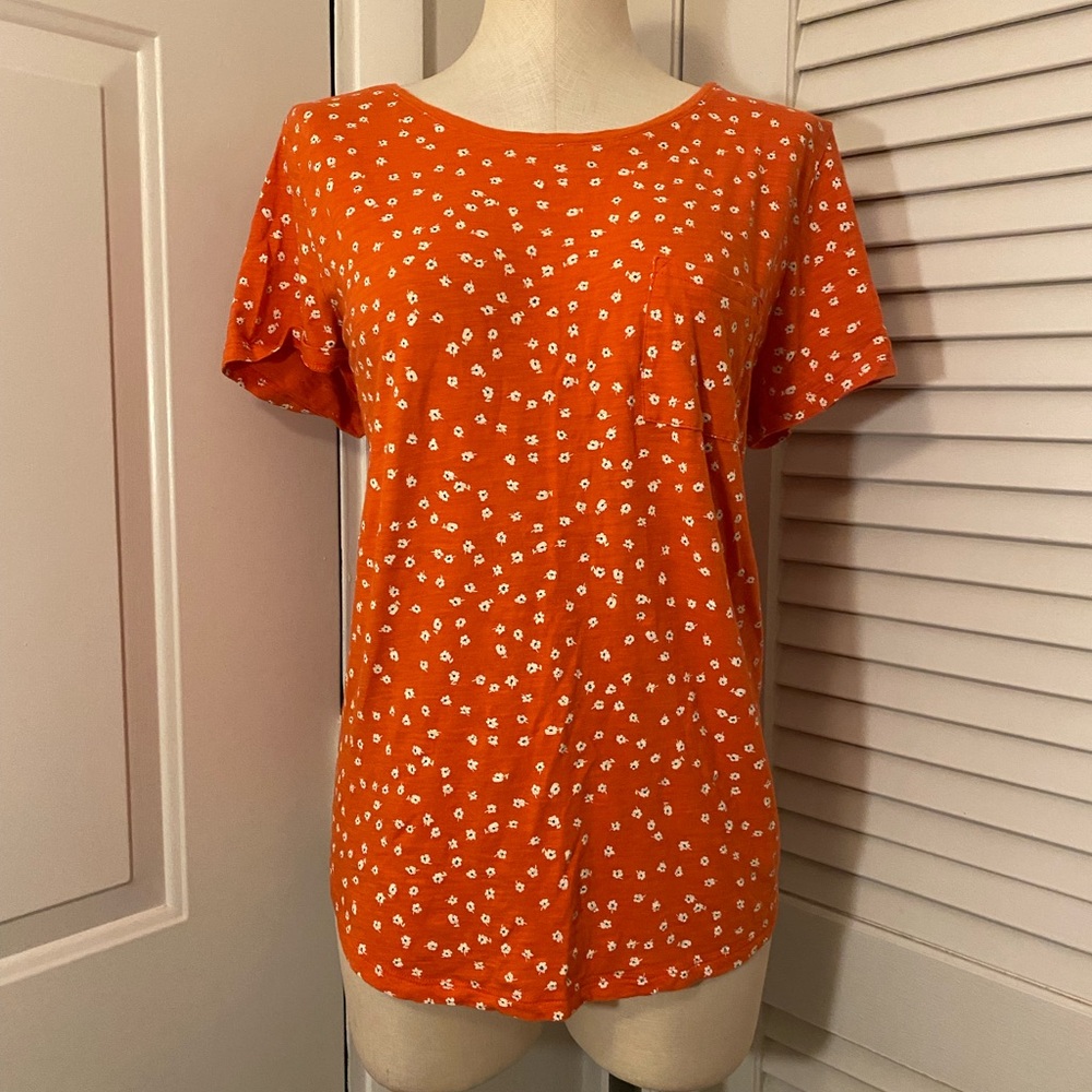 GAP Red Daisy Print Short Sleeve Tee- Size XL